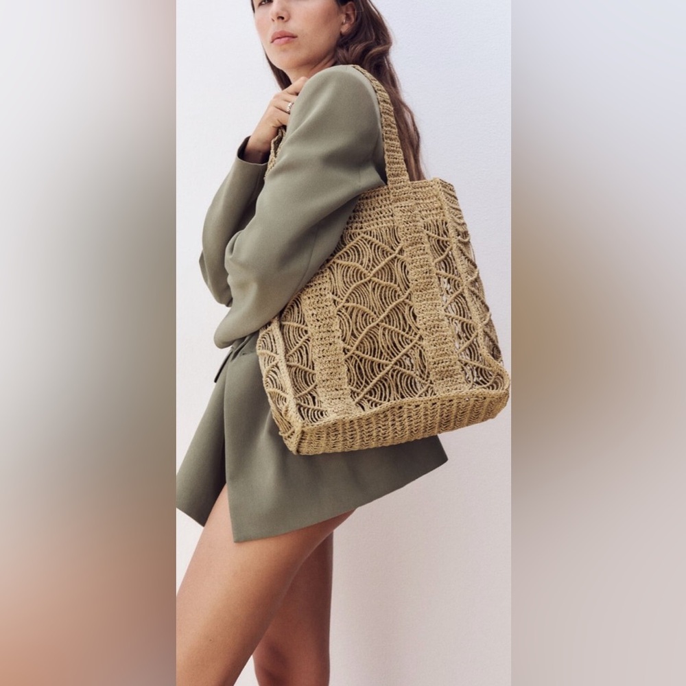 NWOT ZARA Woven Beach Vacation Tote Bag Beige